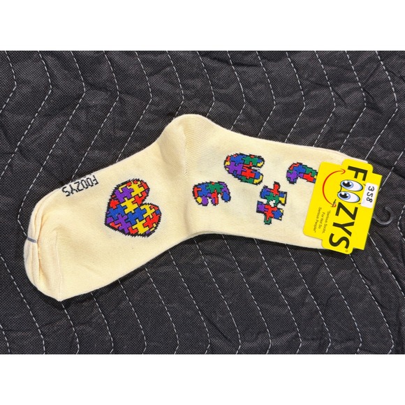 Foozys Accessories - Foozys Puzzle Piece Heart Elephant Socks Women 9-11‎ Cream NWT Autism Awareness